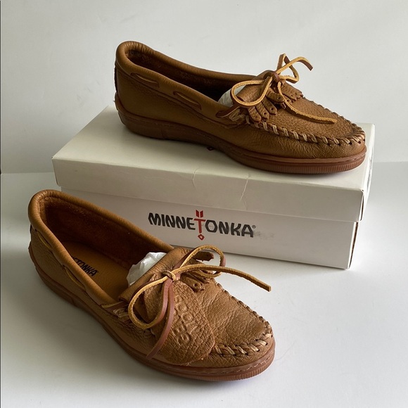 Minnetonka Tan Leather Moosehide Kilty Natural Moccasins Size NWT